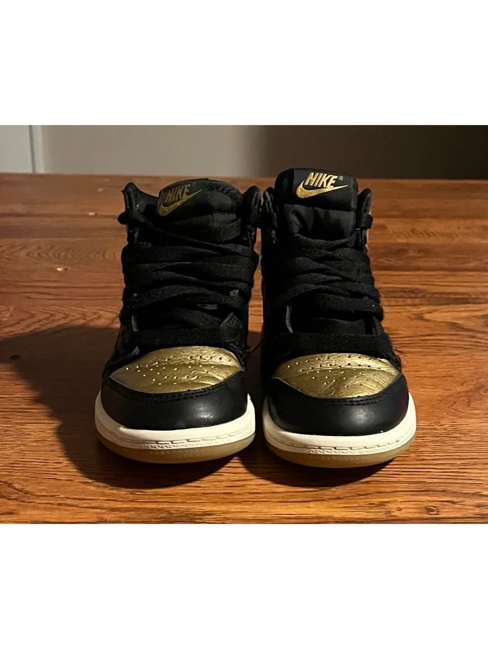 Jordan 1 Retro High OG Black Metallic Gold Size 11c